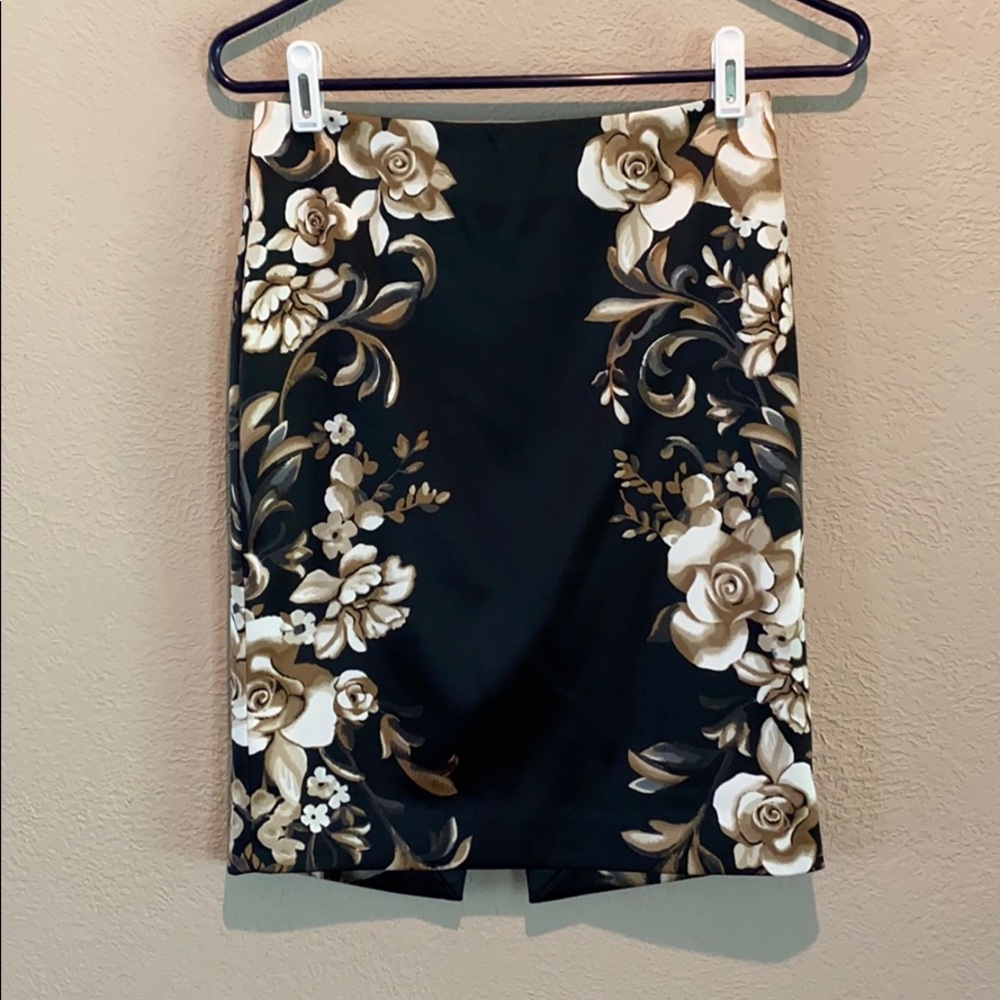 White House Black Market Gold Floral Pencil Skirt